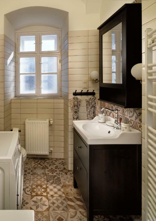 Melody Apartman Егер Екстериор снимка